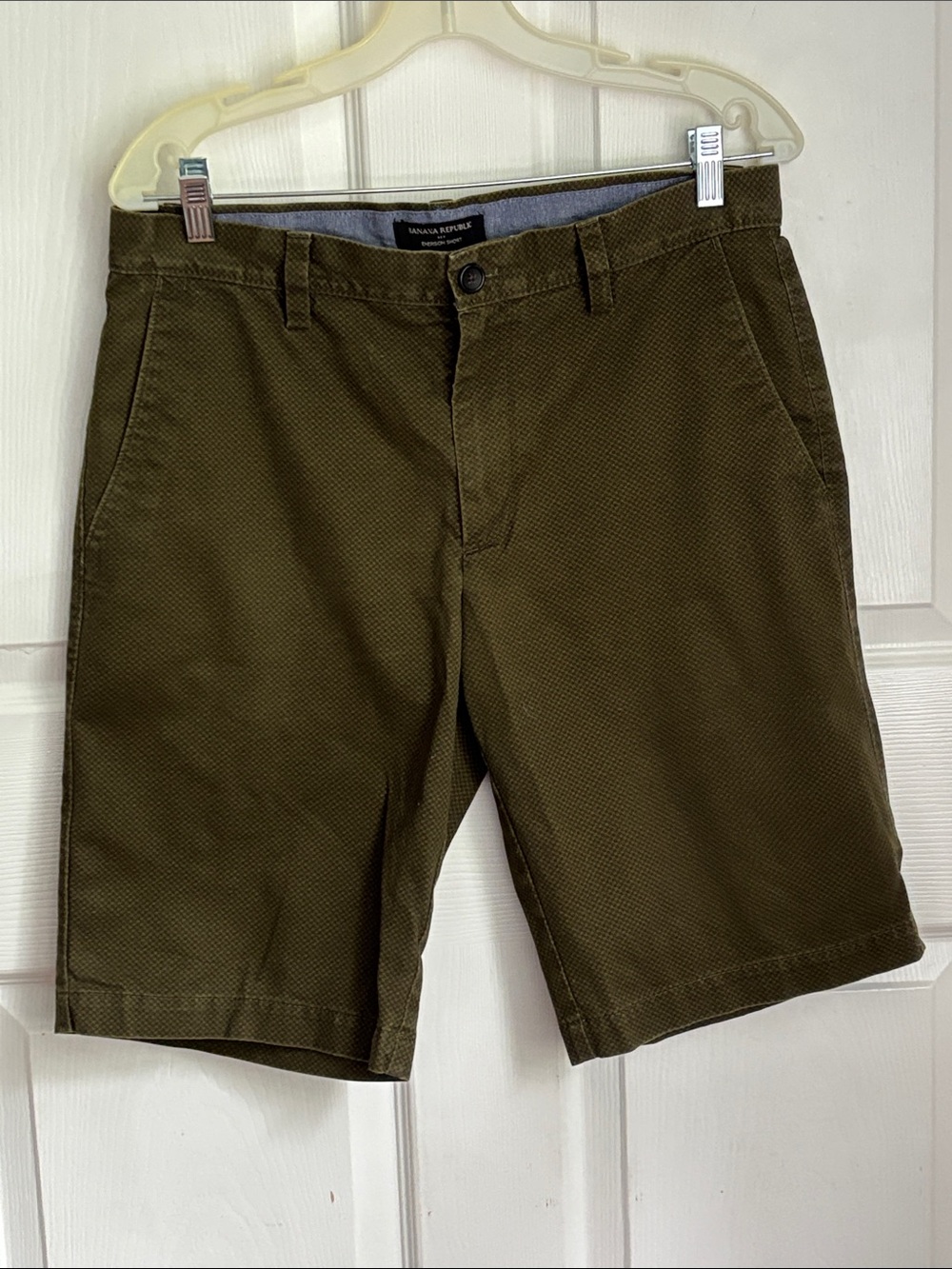 Banana Republic Olive Green EMERSON short Flat Front Shorts 100% Cotton Size 31